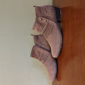 BareTraps brown suede Ankle Boots. Size 8.5